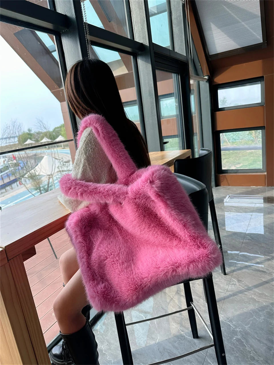 Sac Fourrure Grand Fluffy Étreinte Luxe – Image 17