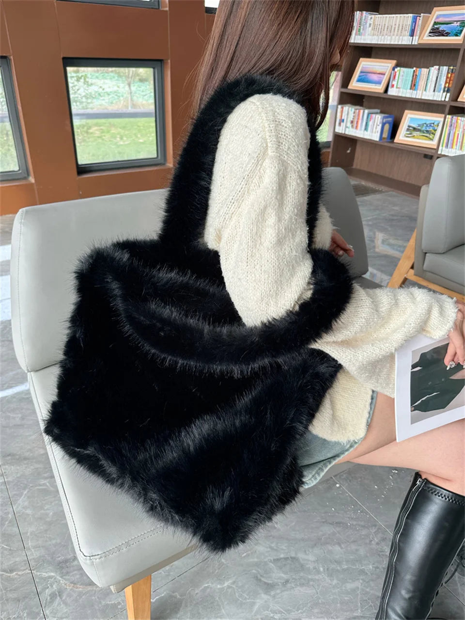 Sac Fourrure Grand Fluffy Étreinte Luxe – Image 35