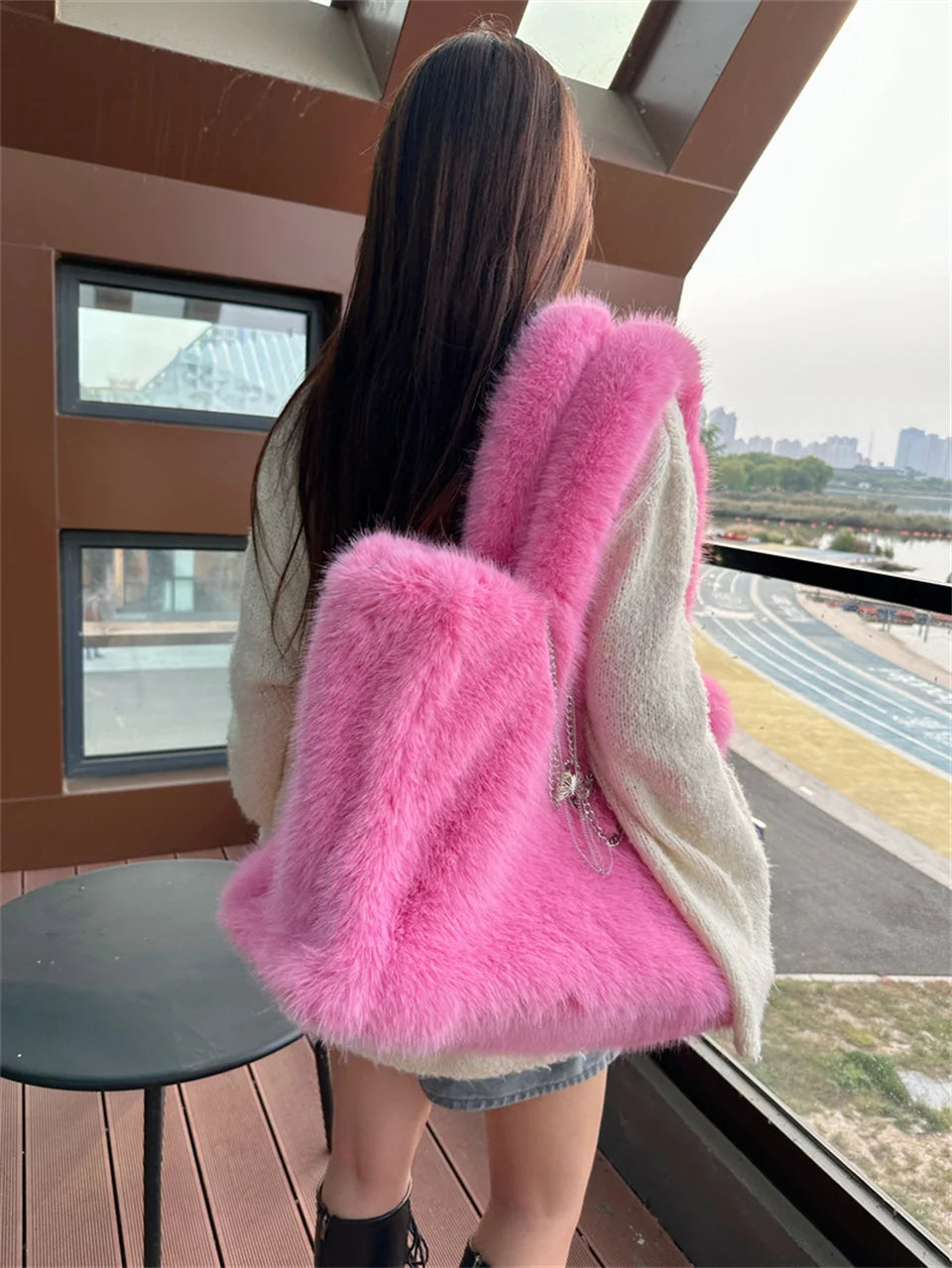 Sac Fourrure Grand Fluffy Étreinte Luxe – Image 14