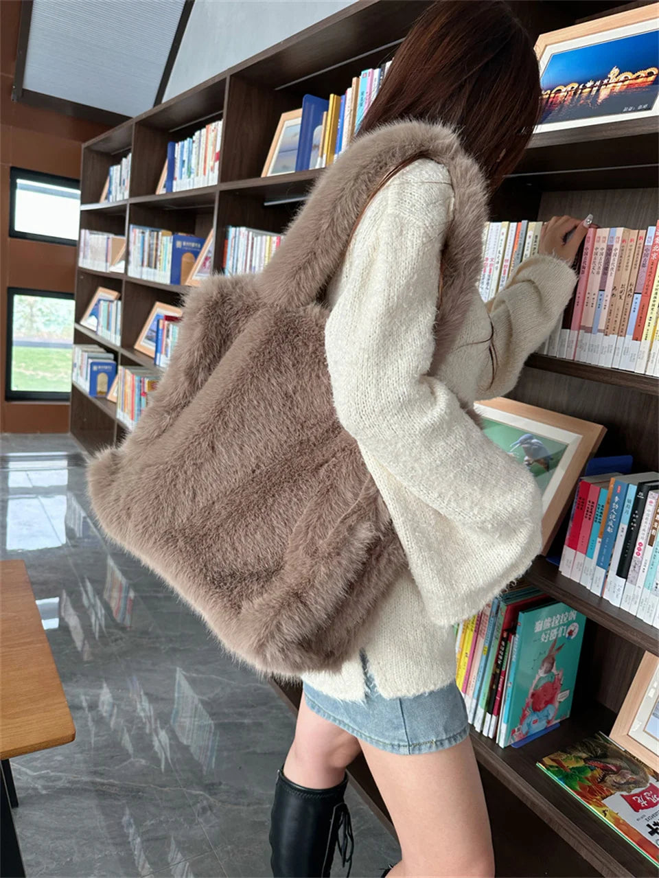 Sac Fourrure Grand Fluffy Étreinte Luxe – Image 32